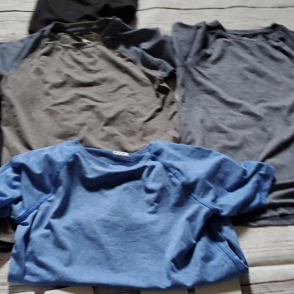 BOYS GRAPHIC TEES BUNDLE - Picture 8 of 11